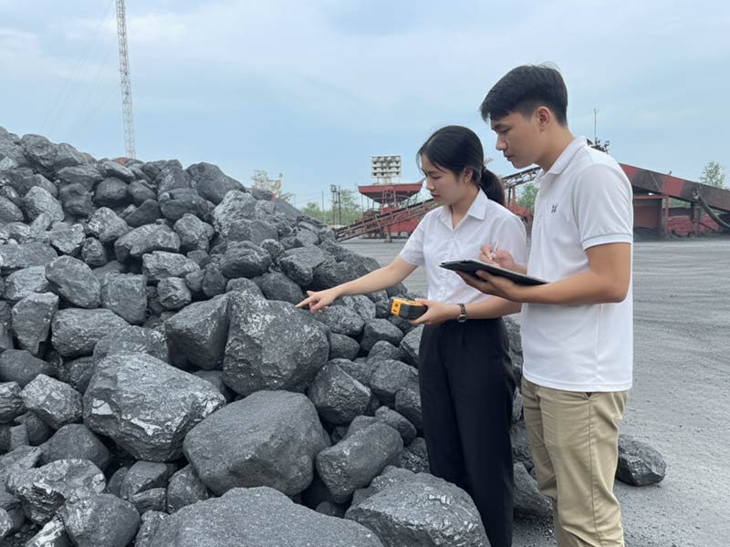 Kho than Hùng Mạnh tại cảng Cống Câu
