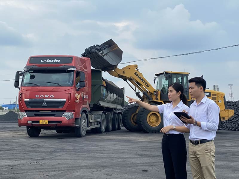 Xe tải ben vận chuyển than cục Hùng Mạnh – Đáp ứng đơn hàng lớn cho lò hơi công nghiệp